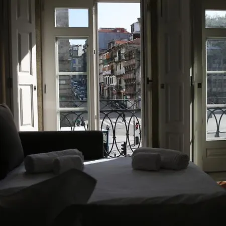 Guestready - Ayres W Balcony Garden Apartment Porto