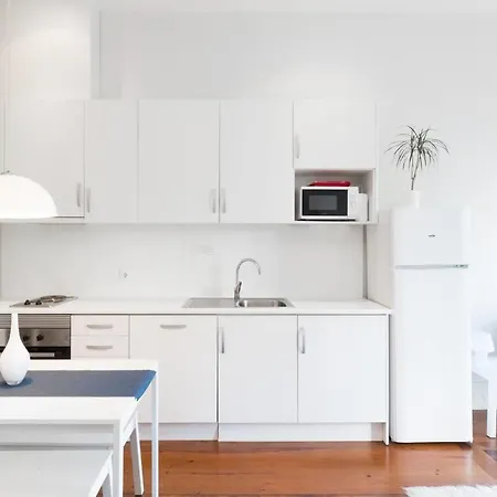 Guestready - Ayres W Balcony Garden Apartment *