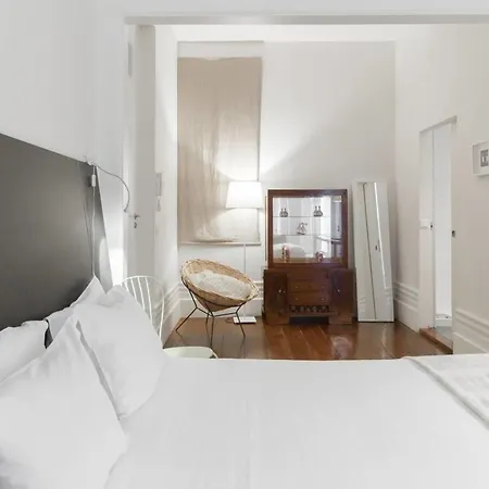 Guestready - Ayres W Balcony Garden Apartment Porto