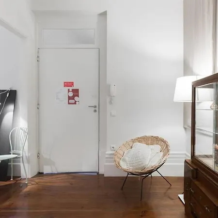 Guestready - Ayres W Balcony Garden Apartment Porto