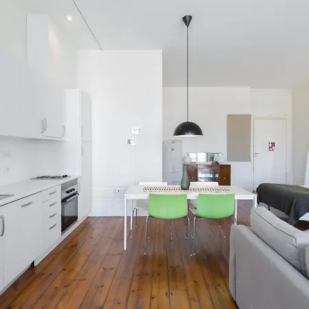 Guestready - Ayres W Balcony Garden Apartment Porto